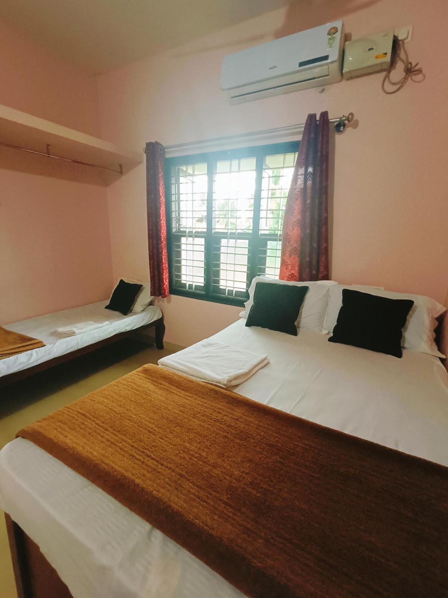Maanyatha Home Stay Manipal Quarto foto